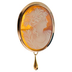 Large Victorian Classical Shell Cameo Pendant Brooch Depicting Ceres, circa 1890