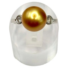 Bague en or 18 carats sertie d'une perle dorée des mers du Sud de 11,2 mm et de diamants