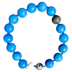 Bracelet en agate bleue avec pendentif en argent sterling serti de diamants noirs en pavé