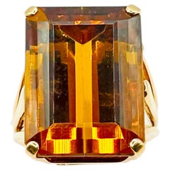 Large 1940s Retro Vintage Madeira Citrine Cocktail Ring in Yellow Gold
