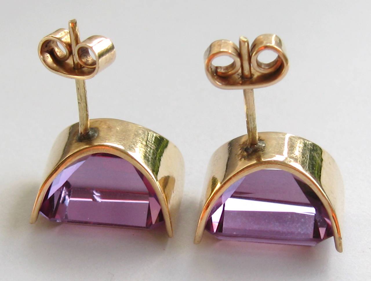 1960s Modernist Amethyst Gold Earrings In Excellent Condition In Wallkill, NY