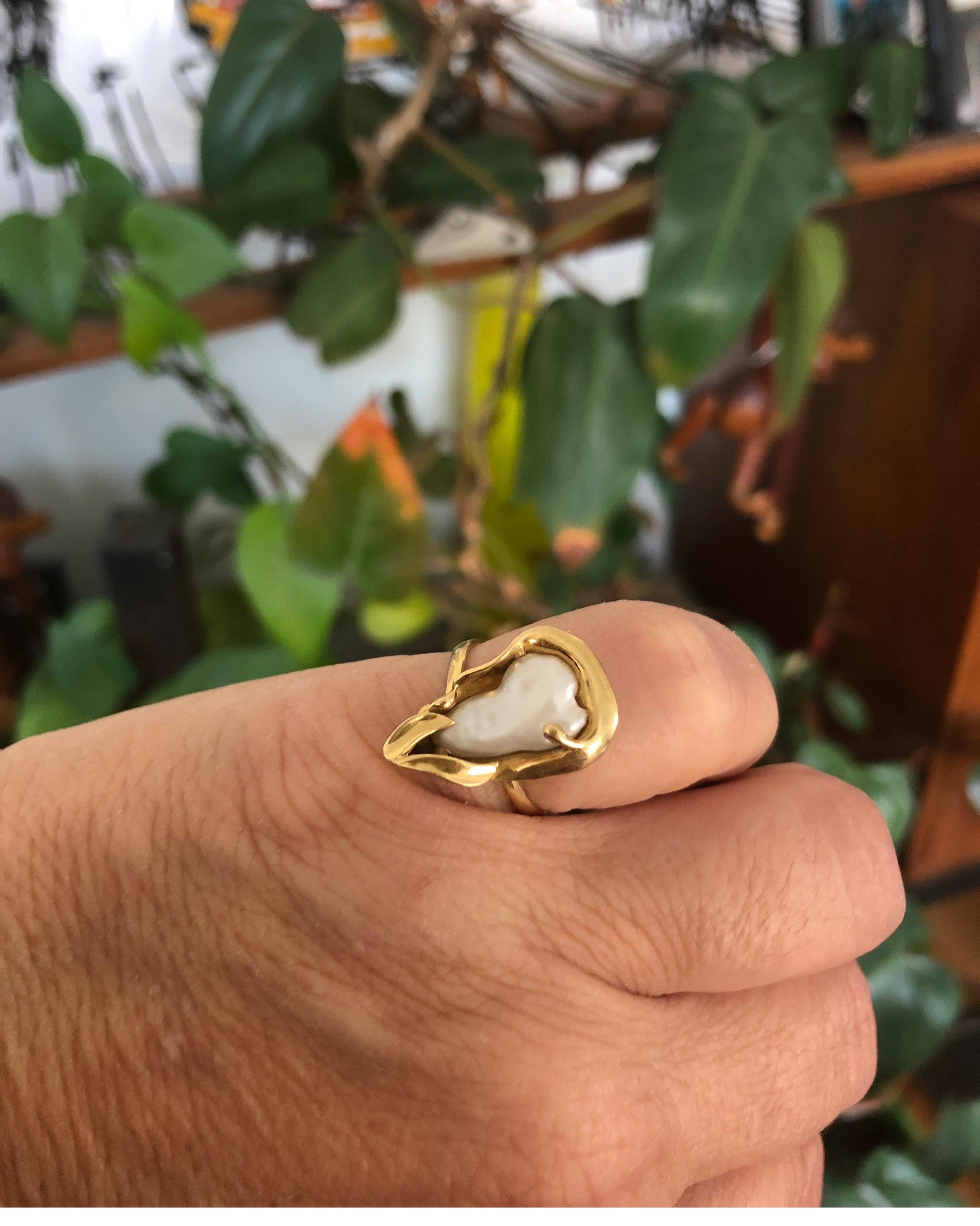 14 Karat Gold Mabe Pearl Ring Organic Freeform In Good Condition For Sale In Wallkill, NY