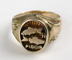 Spanish Pisces Astrology Gold Ring
