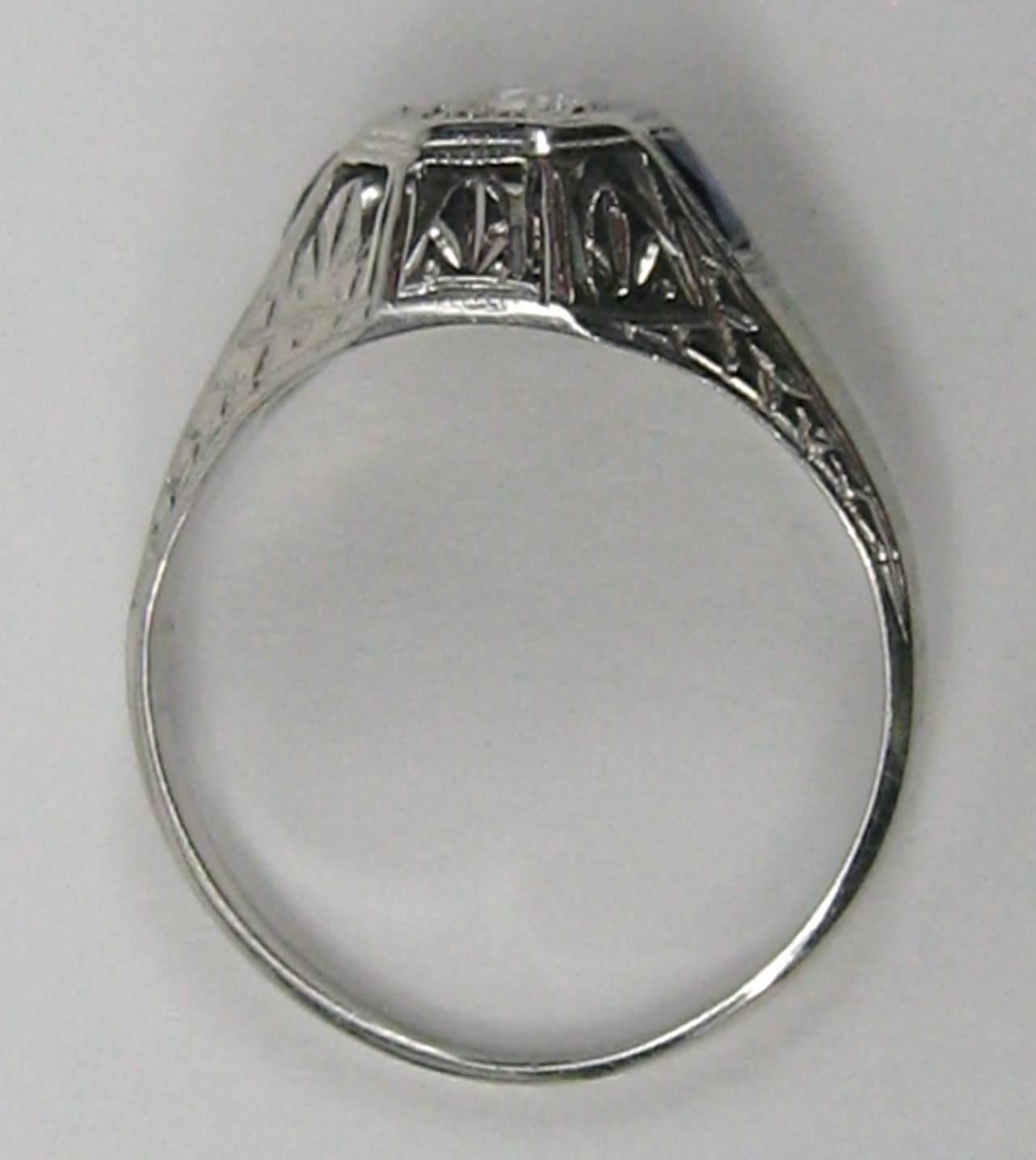 Diamond 14 Karat White Gold Ring 1920s Art Deco In Good Condition For Sale In Wallkill, NY
