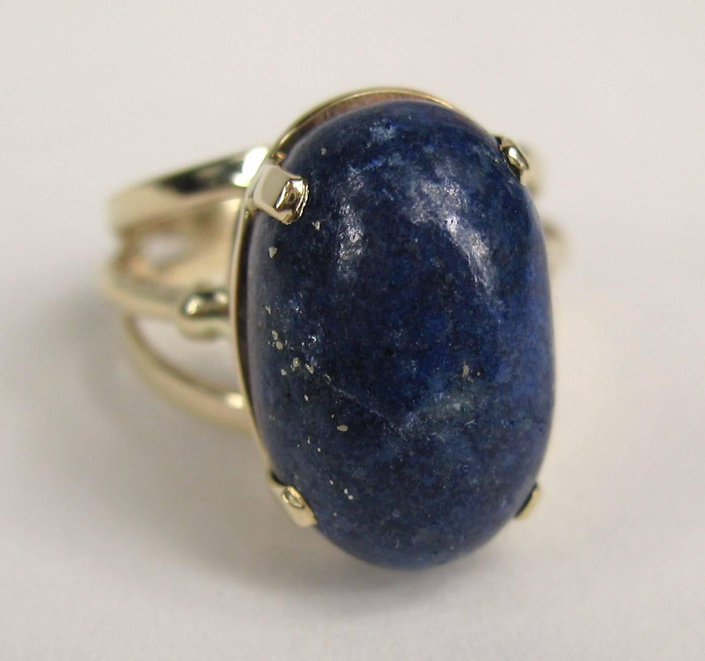 14 Karat Gold Lapis Lazuli Ring, Midcentury In Good Condition In Wallkill, NY