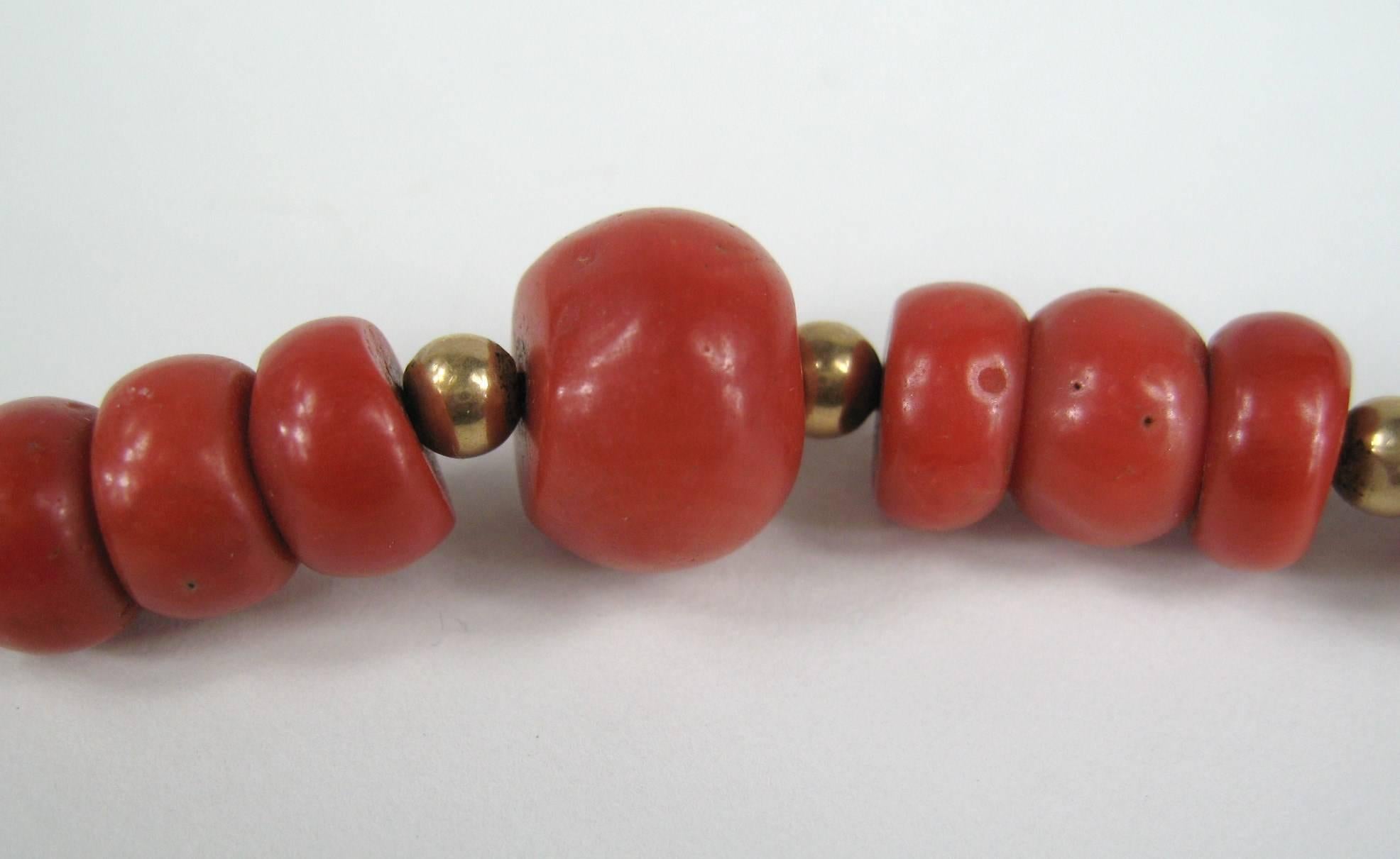 Natural Mediterranean Coral Gold Beaded Bracelet - Enamel Clasp GIA Certified  In Good Condition For Sale In Wallkill, NY