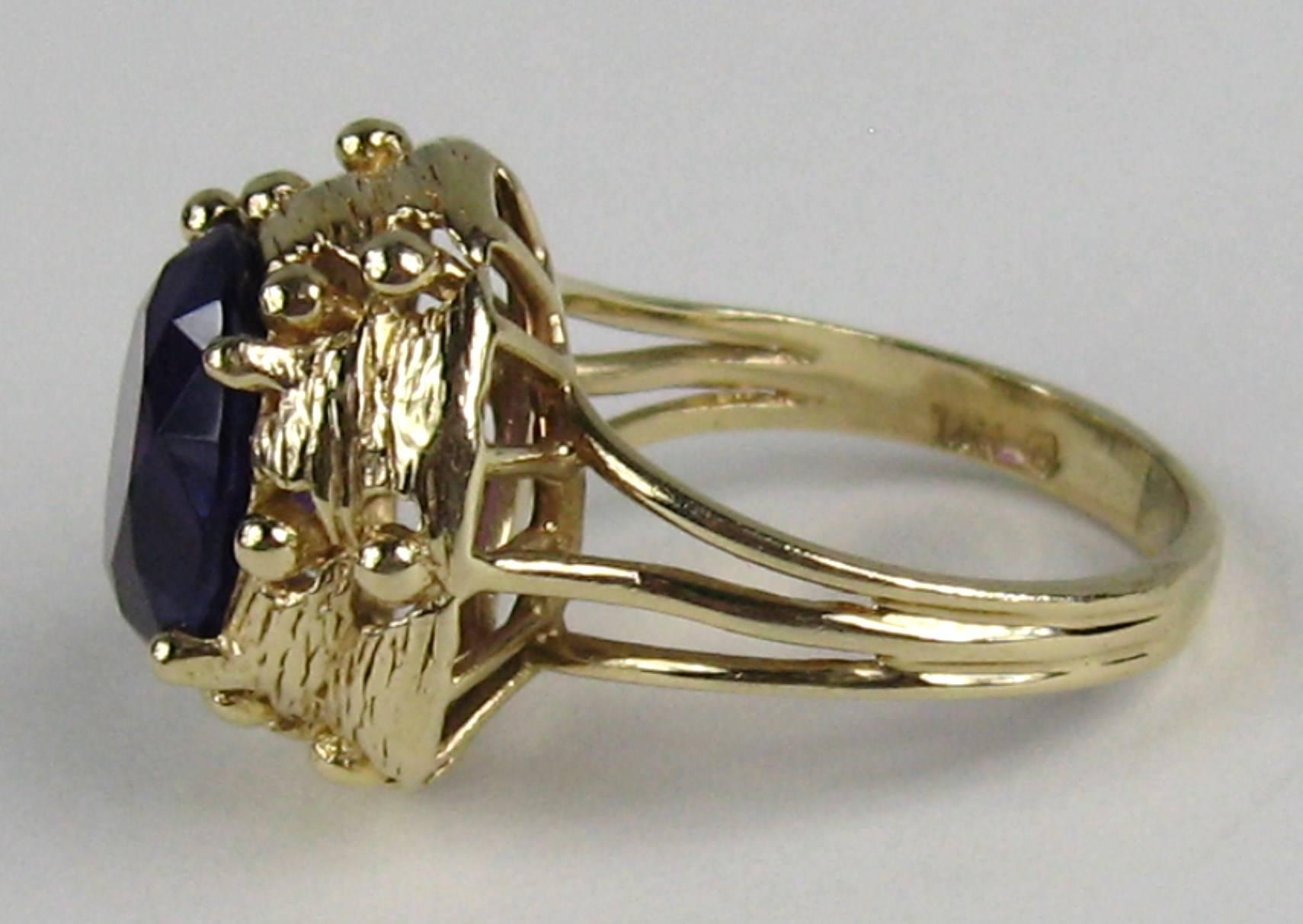 14 Karat Gold Amethyst 3.6 Carat Solitaire Ring In Good Condition For Sale In Wallkill, NY