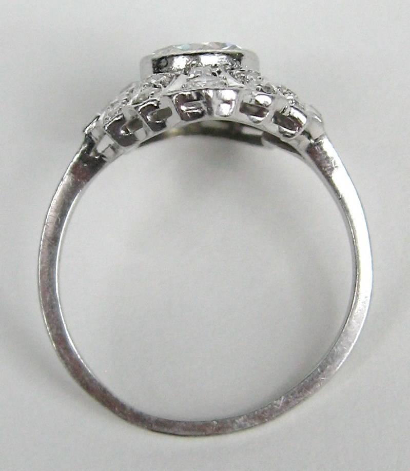 1.78 Carat 1920s Art Deco Filigree Diamond Platinum Ring Engagement  For Sale 1