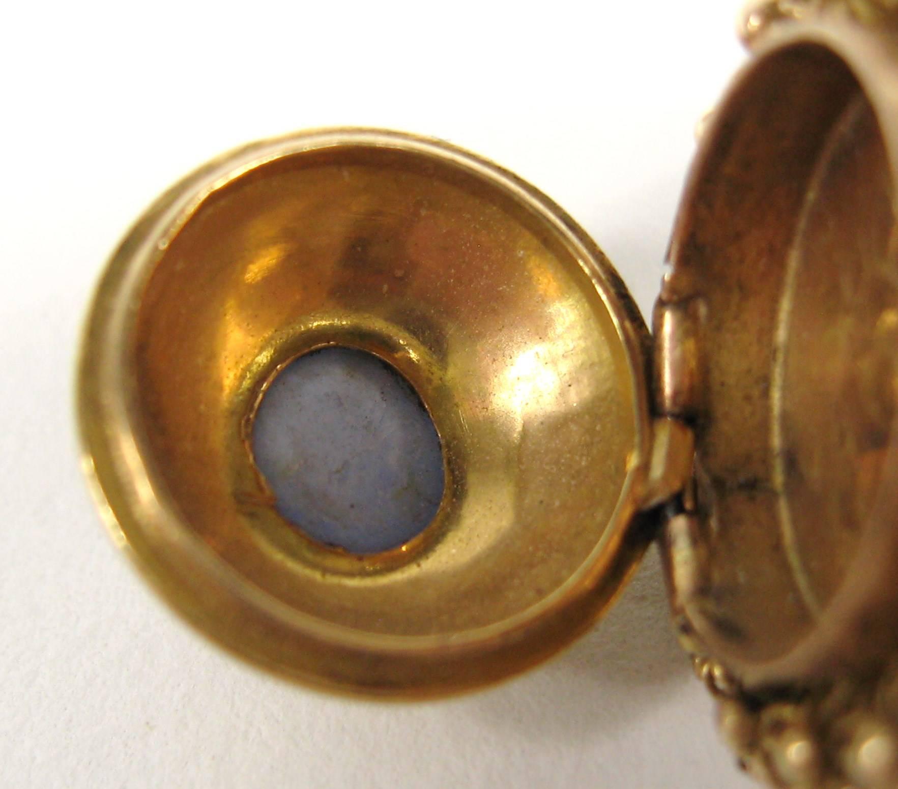 Women's or Men's 14 Karat Gold Victorian Blue Sapphire Poison Ring