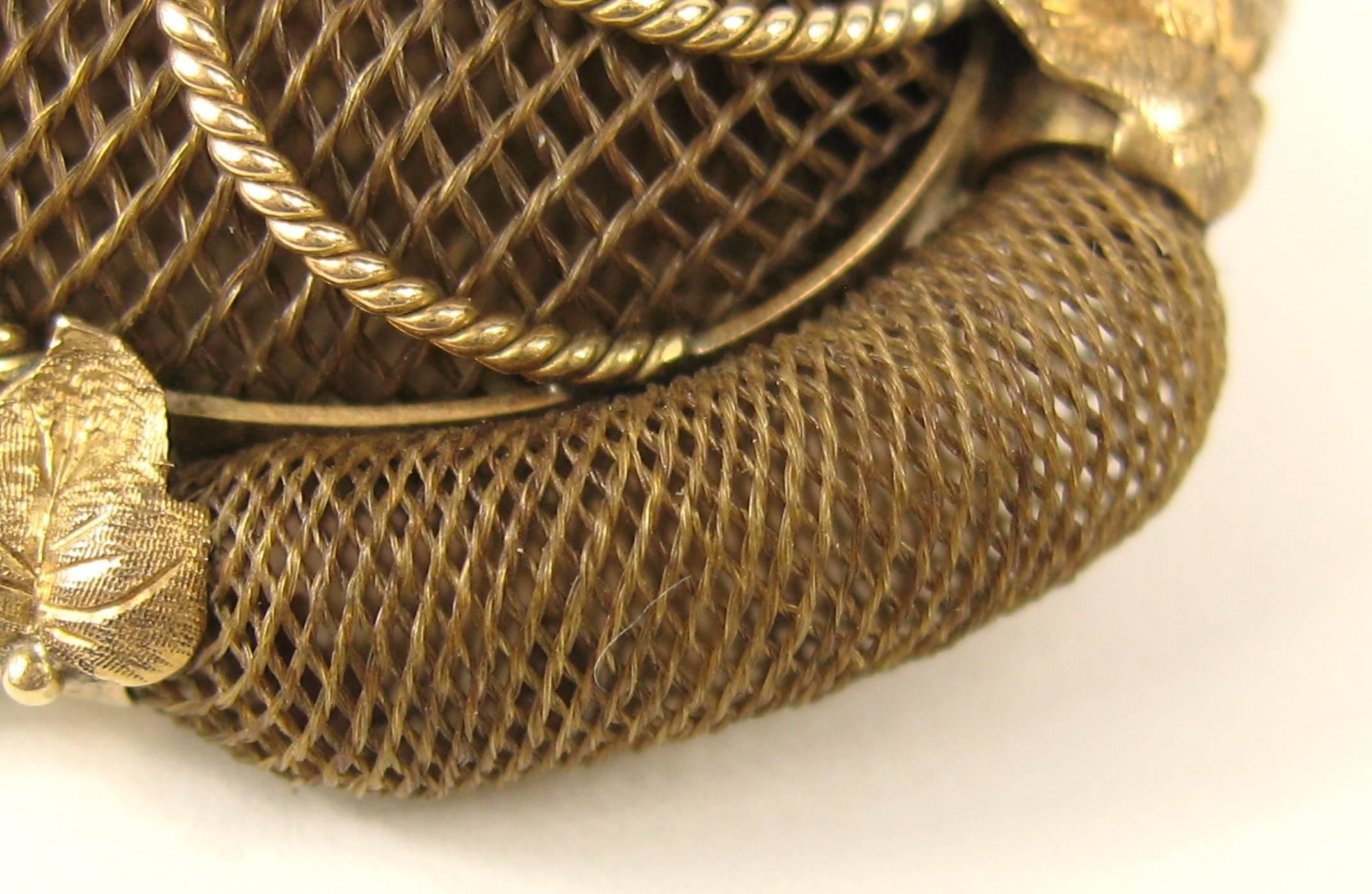 Broche de deuil victorienne en or 14 carats en forme de cheveux Excellent état - En vente à Wallkill, NY
