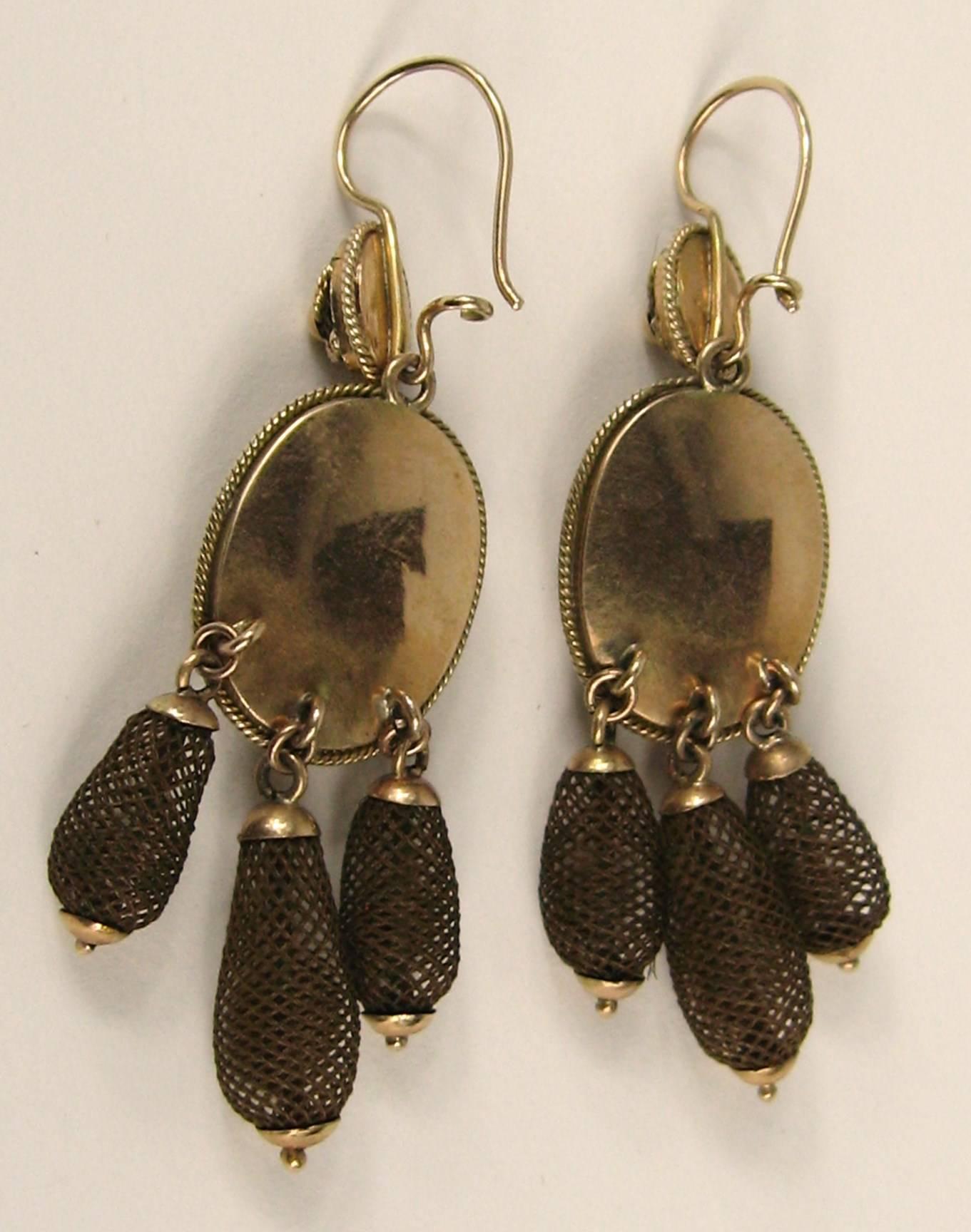 14 Karat Gold Victorian Mourning Hair Dangle Earrings In Excellent Condition In Wallkill, NY