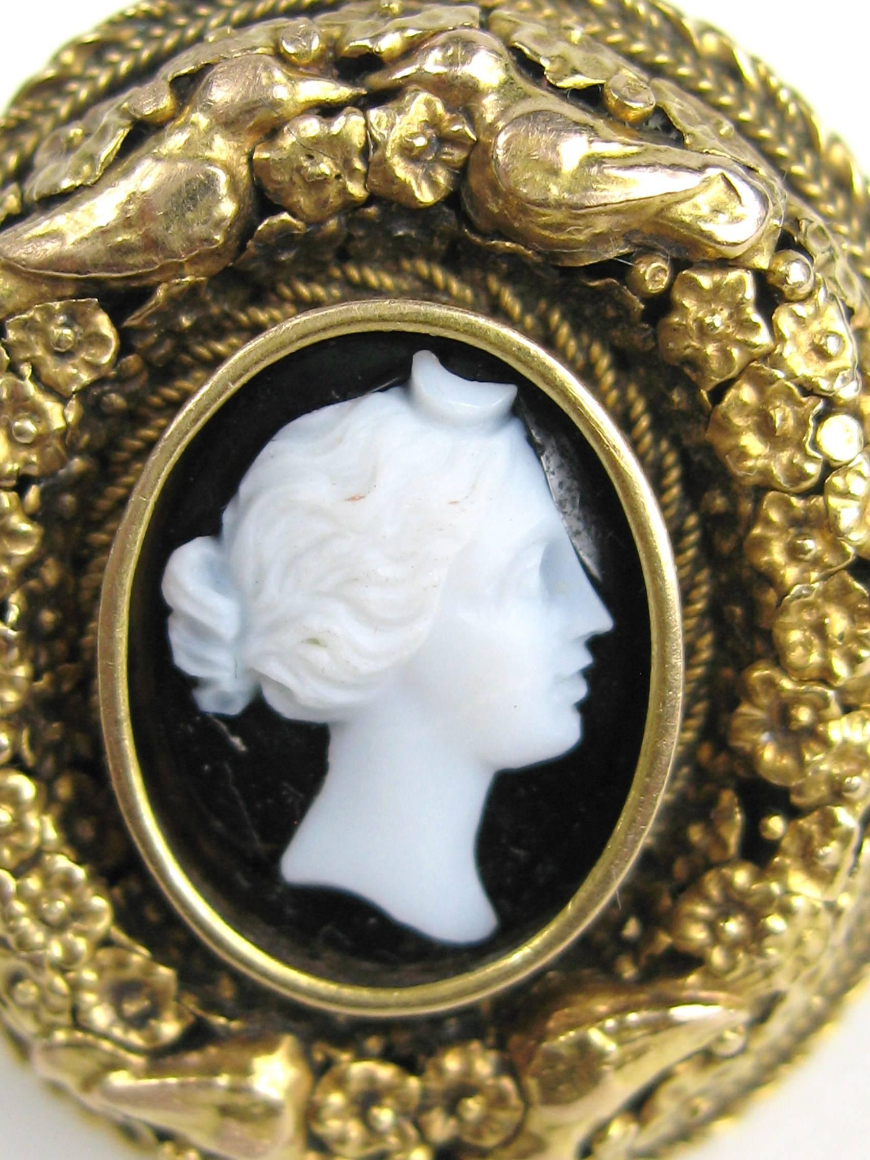 Début de l'époque victorienne Bague camée victorienne en or 14 carats avec agate sculptée, années 1800  en vente