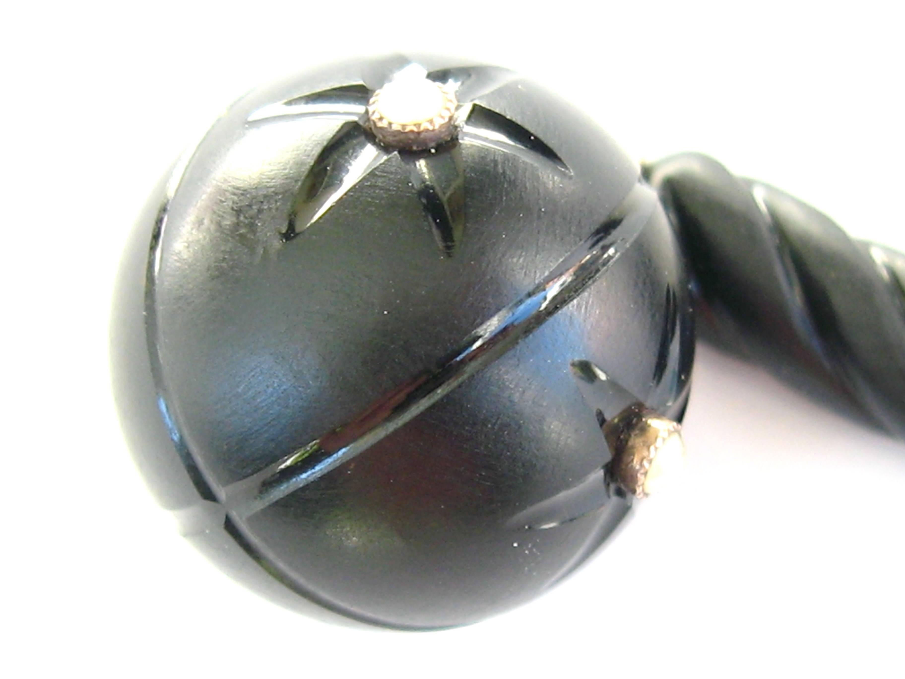 Montre à gousset à bouton en or 14 carats avec chaîne en jais noir Bon état - En vente à Wallkill, NY
