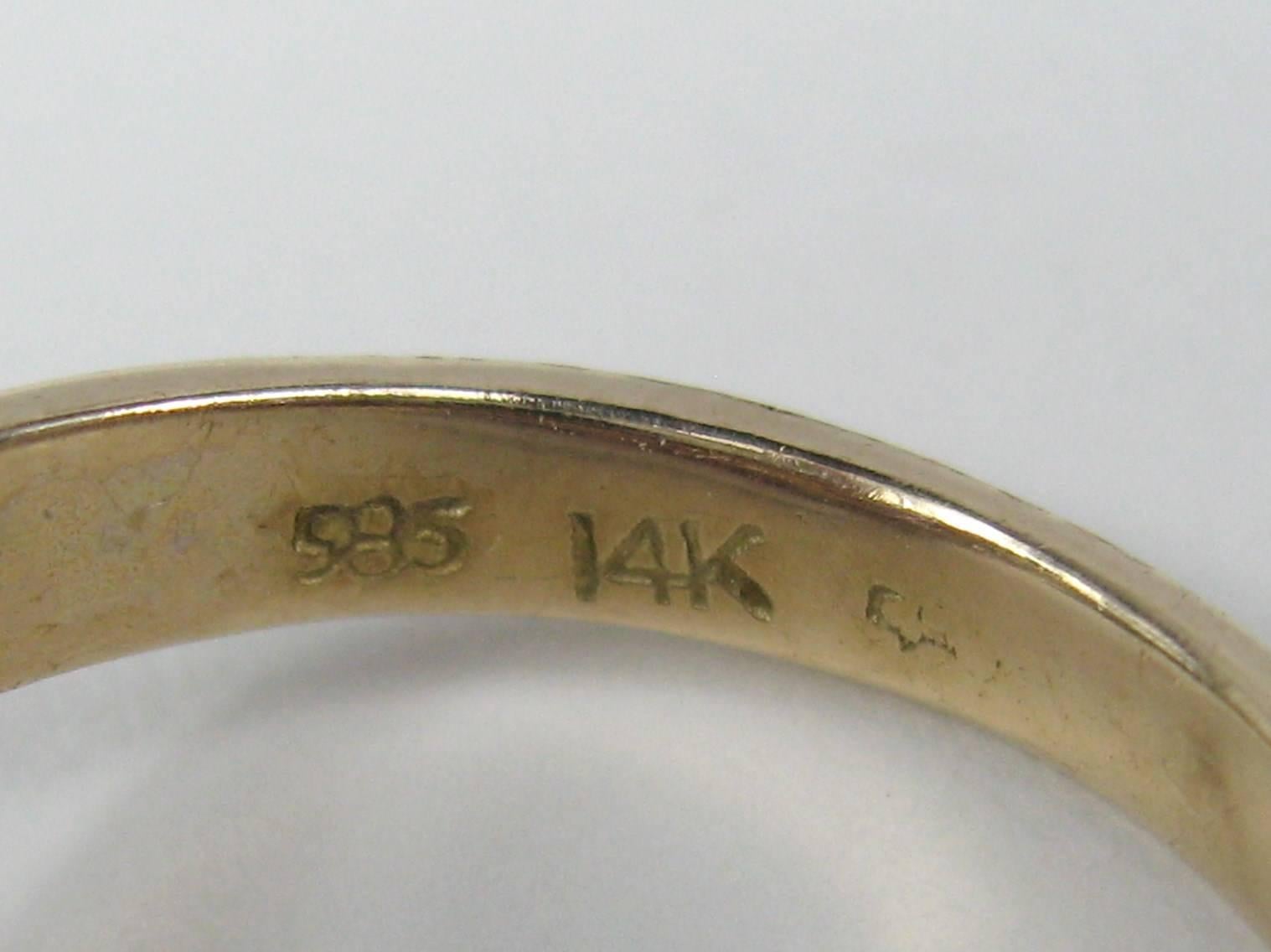 14 Karat Yellow Gold Amethyst Diamond Ring, 1940s For Sale 2