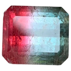 Pierre précieuse de tourmaline tricolore naturelle (rouge, blanc et vert froid) de 8 carats, destinée à la joaillerie