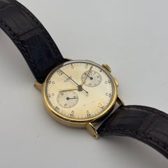 Vintage-Chronograph „Uni-Compax“ von Universal Genève aus den 1950er Jahren in 18 Karat Gelbgold, Kaliber