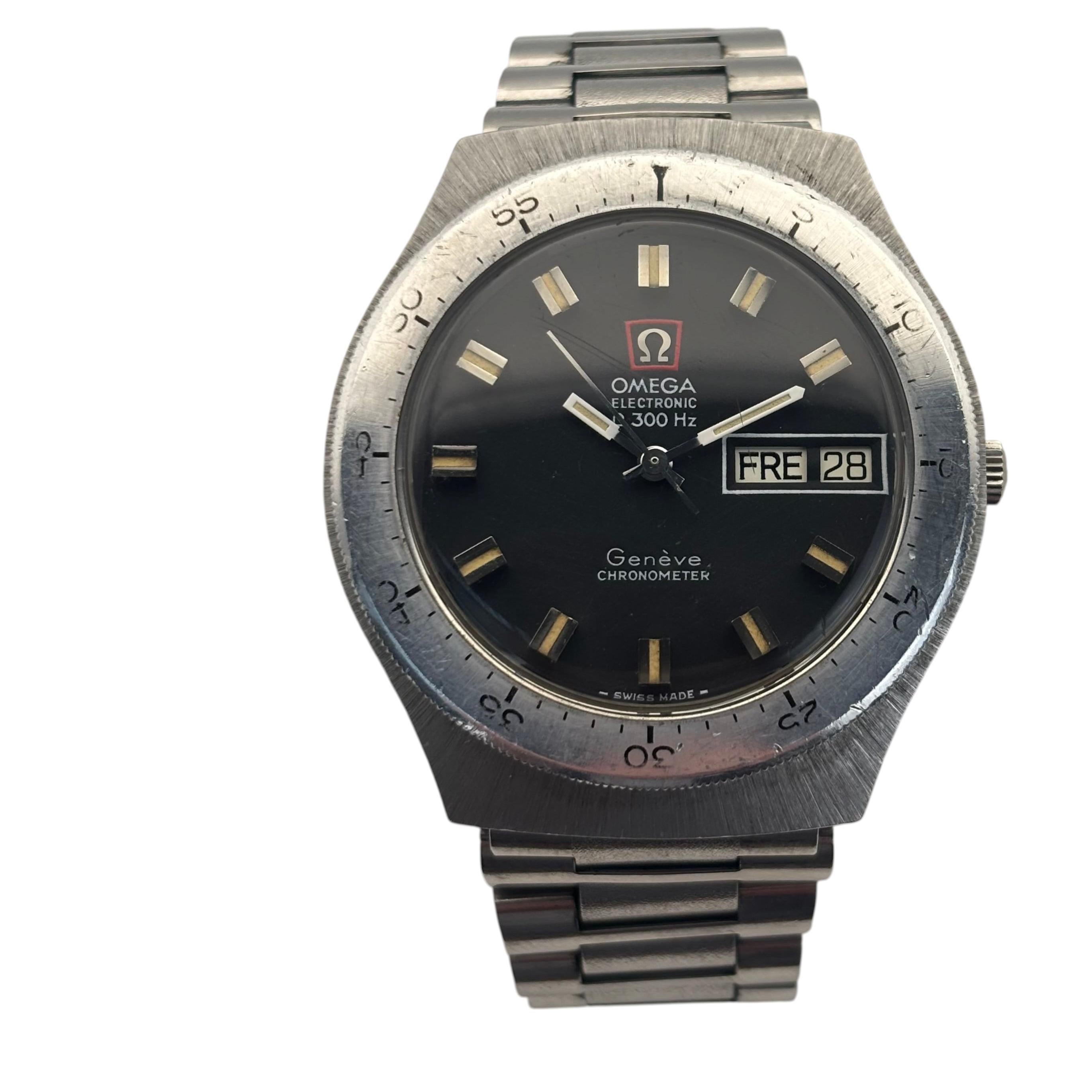 Vintage 1970s Omega Genève Electronic f300Hz Chronometer Day-Date Watch For Sale