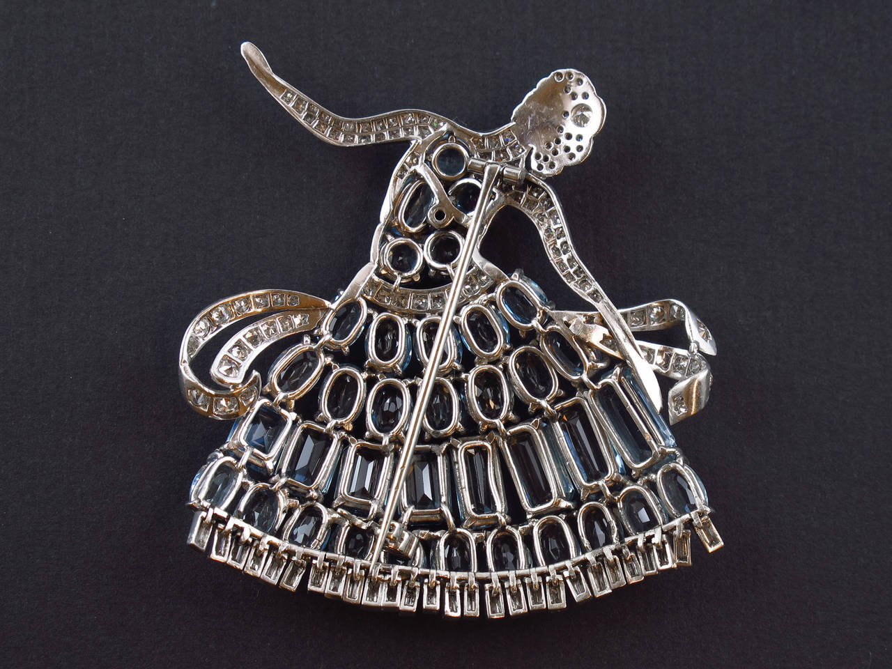 Aquamarine Diamond Platinum Ballerina Dancer Brooch In Excellent Condition For Sale In Milano, IT