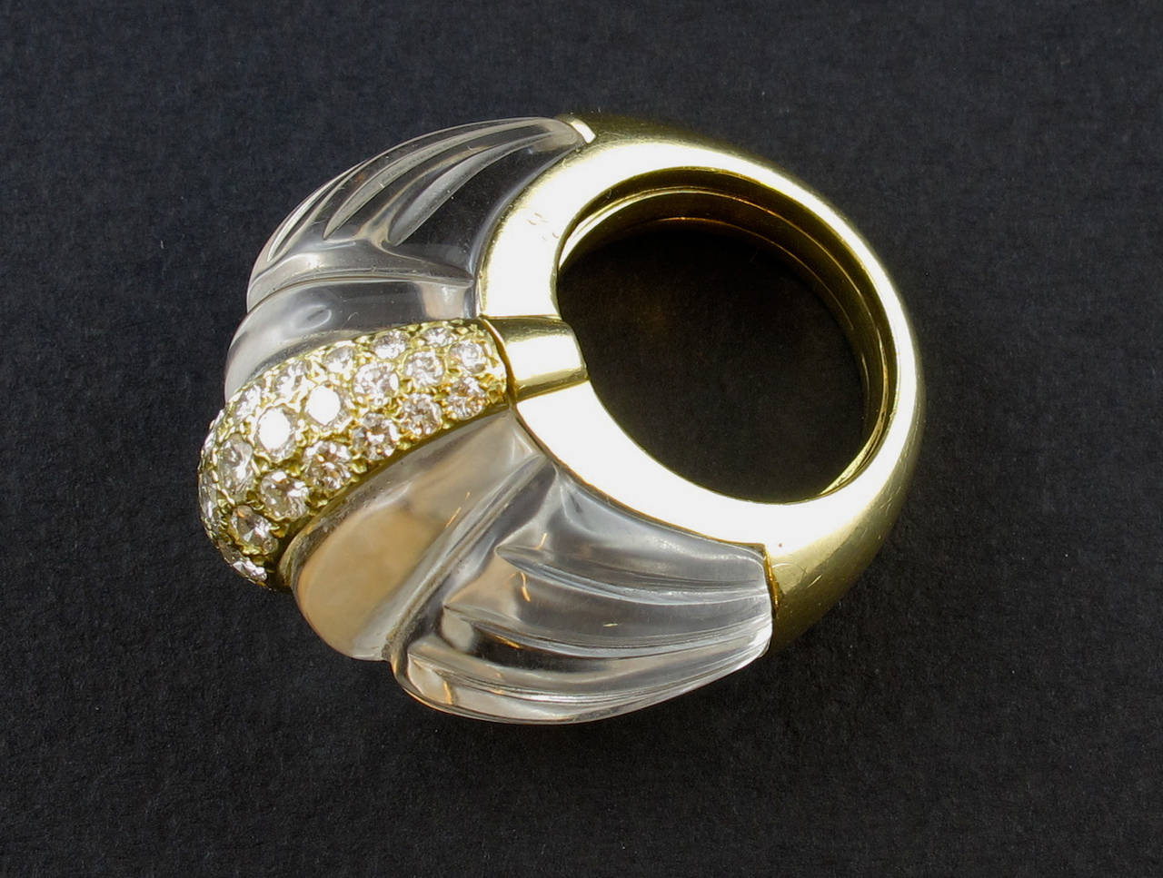 David Webb Rock Crystal Diamond Gold Cocktail Ring In Excellent Condition For Sale In Milano, IT
