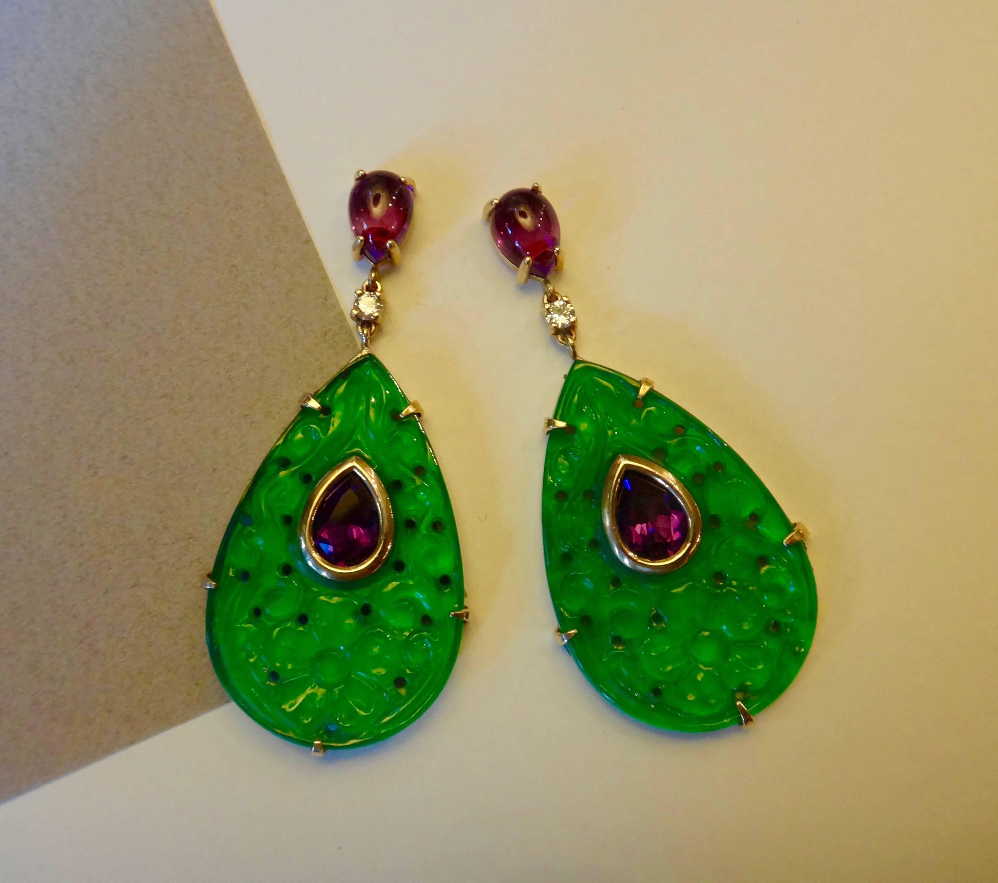 Michael Kneebone Carved Green Agate Amethyst Diamond Gold Dangle Earrings In Excellent Condition In Austin, TX