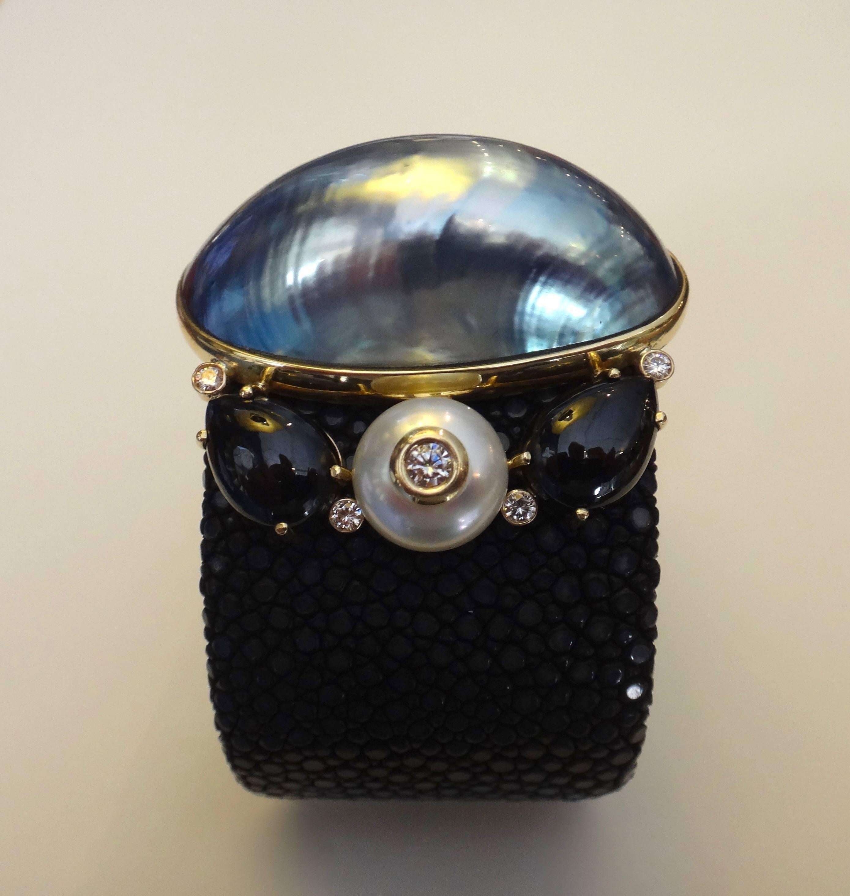 Michael Kneebone Nautilus Pearl Black Spinel Diamond Stringray Cuff Bracelet In Excellent Condition In Austin, TX