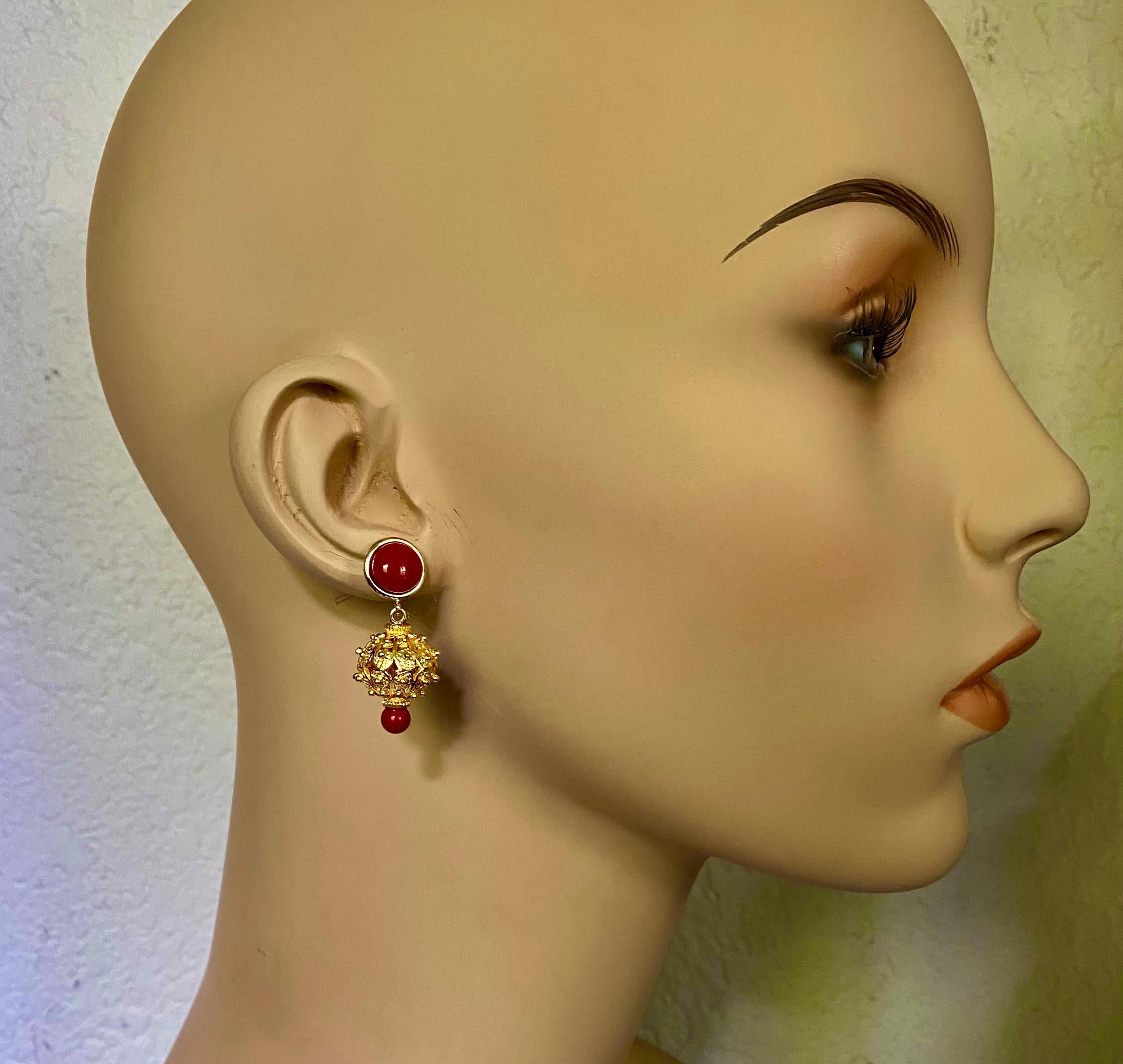 Boucles d'oreilles pendantes en corail rouge granulé Michael Redebone en vente 4
