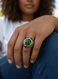 Anillo de cóctel de Michael Kneebone con crisófraso, topacio azul, diamantes y oro amarillo de 18 quilates
