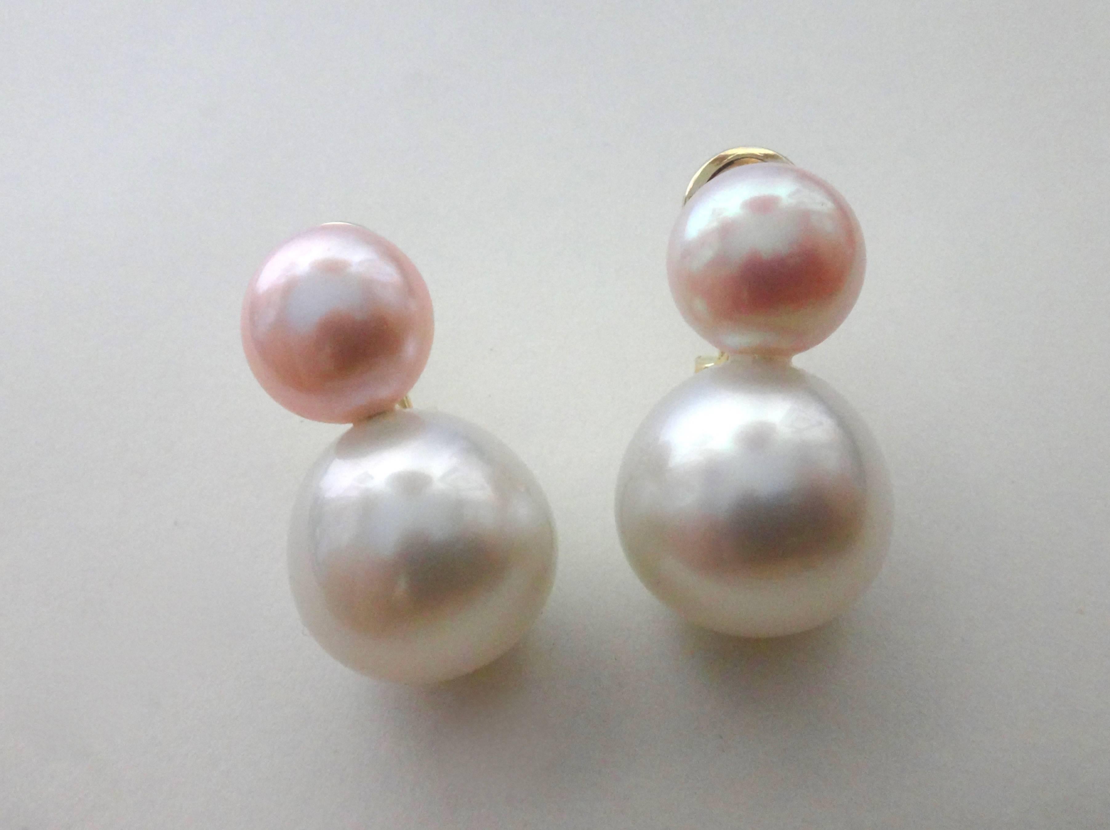 Contemporary Michael Kneebone White South Seas Pink Pearl Due Perla Earrings