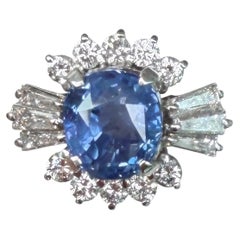 A Delightful 3.34ct Unheated Blue Sapphire Platinum & Diamond Ring