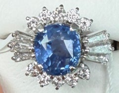 A Delightful 3.34ct Unheated Blue Sapphire Platinum & Diamond Ring