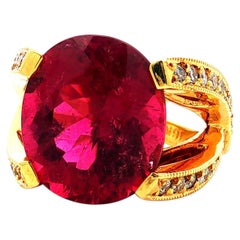 Anello in oro giallo 18 carati con rubellite, tormalina e diamanti, 11 carati, firmato Hubert