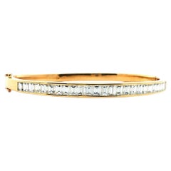 Bracciale rigido con diamanti a baguette, 4,75 carati, oro giallo 18 carati, DEF VS1+