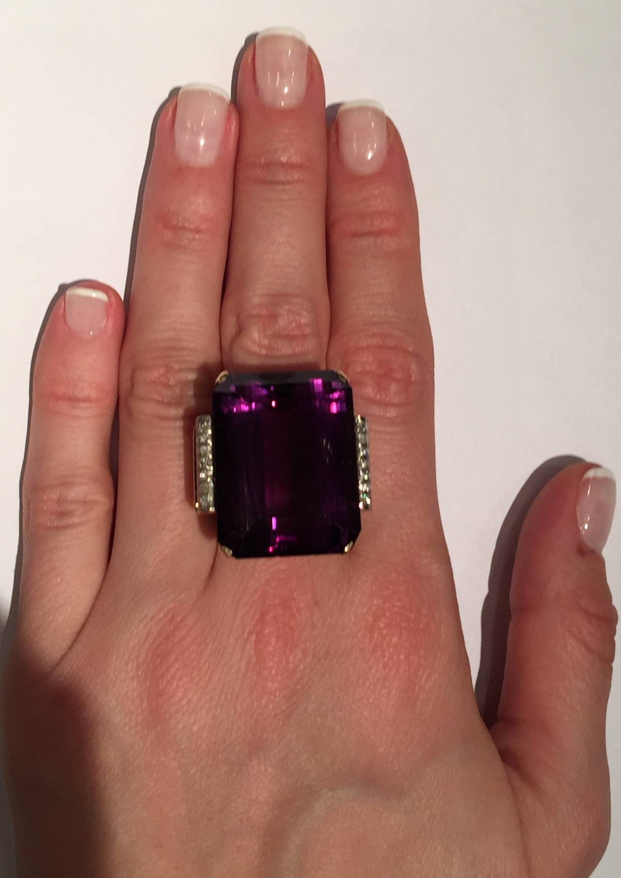 Women's Spectacular 1950s Large Amethyst Gold Cocktail Ring