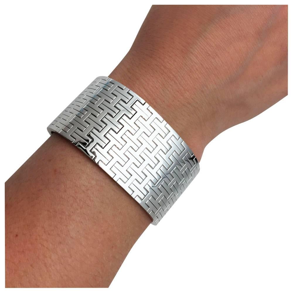 A 750/000 white gold Hermès bracelet, 