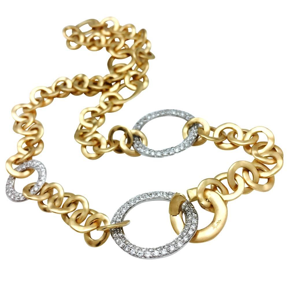 A 750/000 hammered and satin-like yellow gold Pomellato necklace, 