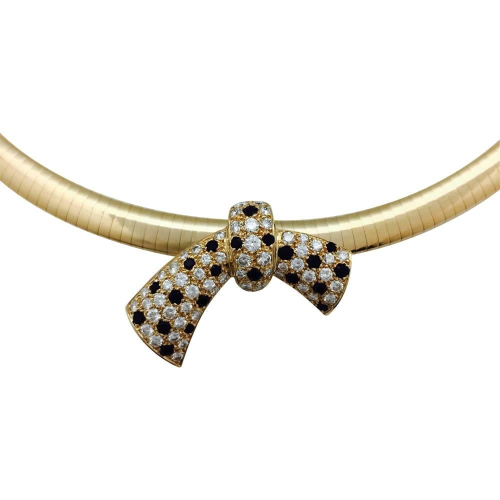 Contemporary Yellow Gold Van Cleef & Arpels Knot Brooch, Diamonds and Onyx