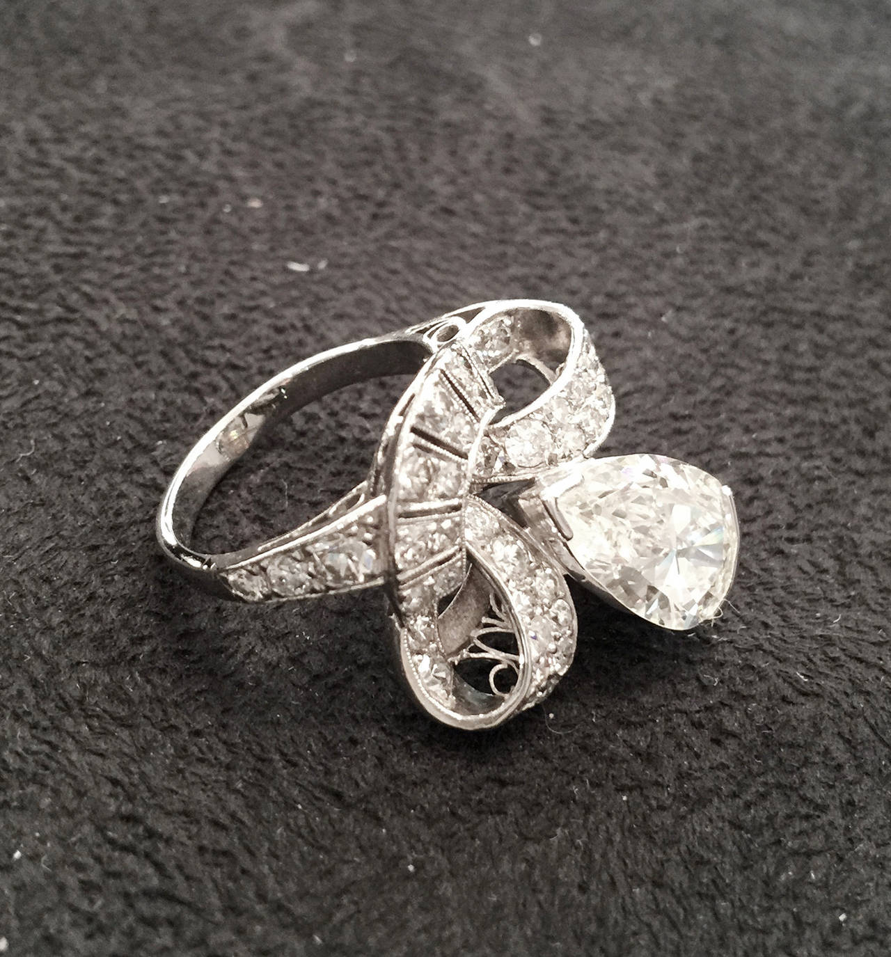1960s Diamond Gold Platinum Ring In Excellent Condition In Paris, IDF