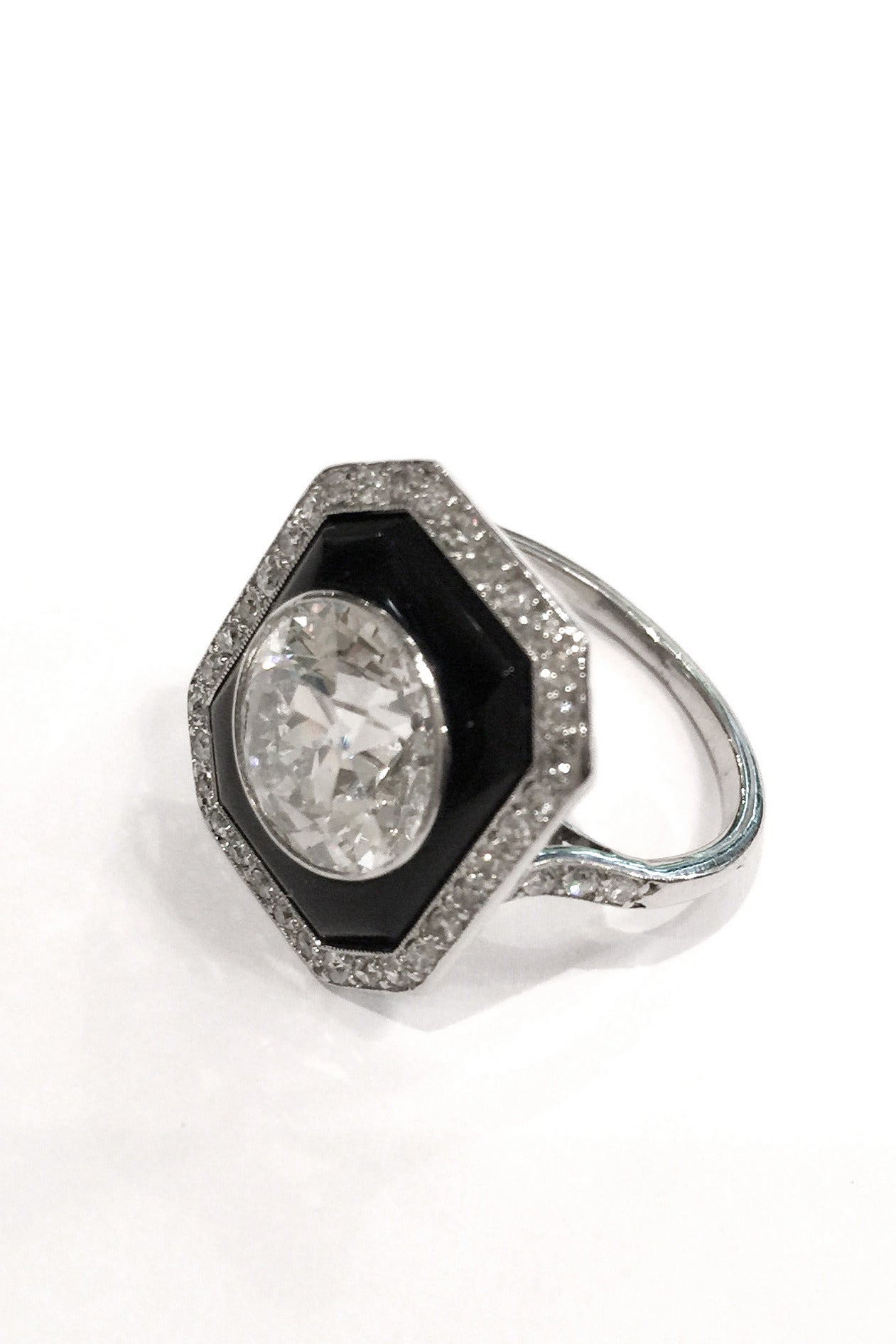 Art Deco Onyx 4 Carat Circular Cut Diamond Platinum Ring For Sale 1