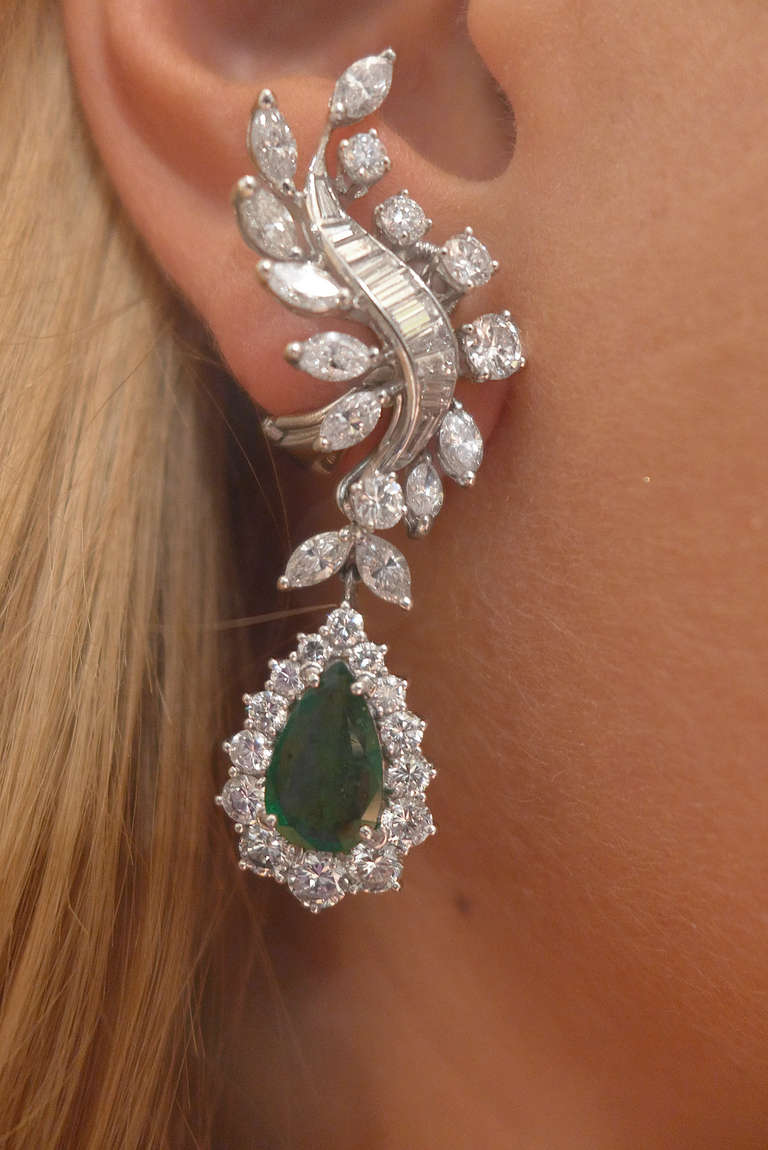 Emerald Diamond White Gold Earrings In Excellent Condition In Paris, IDF