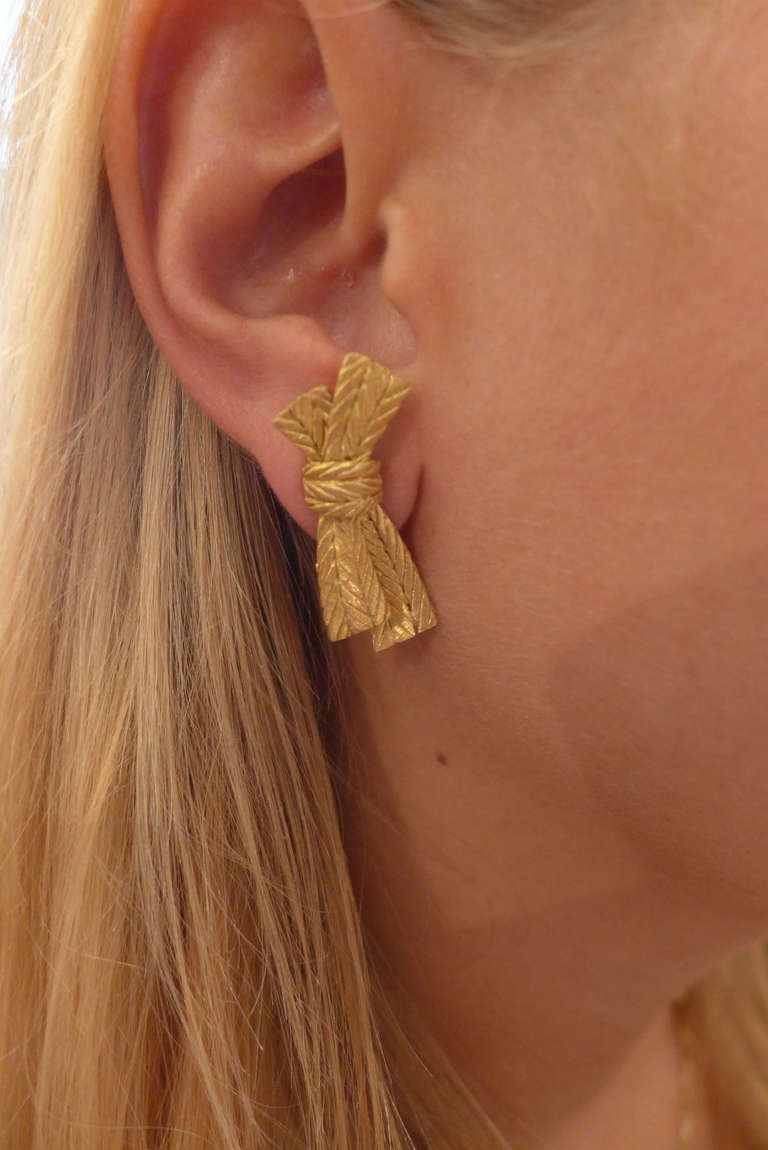 Women's Buccellati Yellow Gold Earrings and Brooch Set