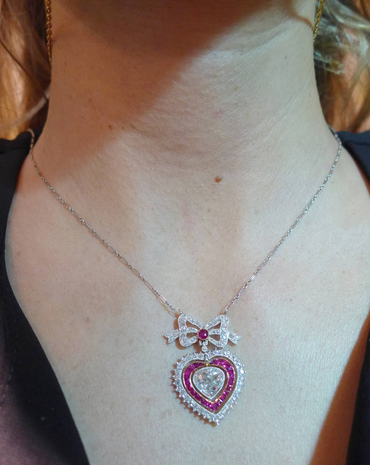 Edwardian Heart Diamond Ruby Pendant Necklace In Excellent Condition In Paris, IDF