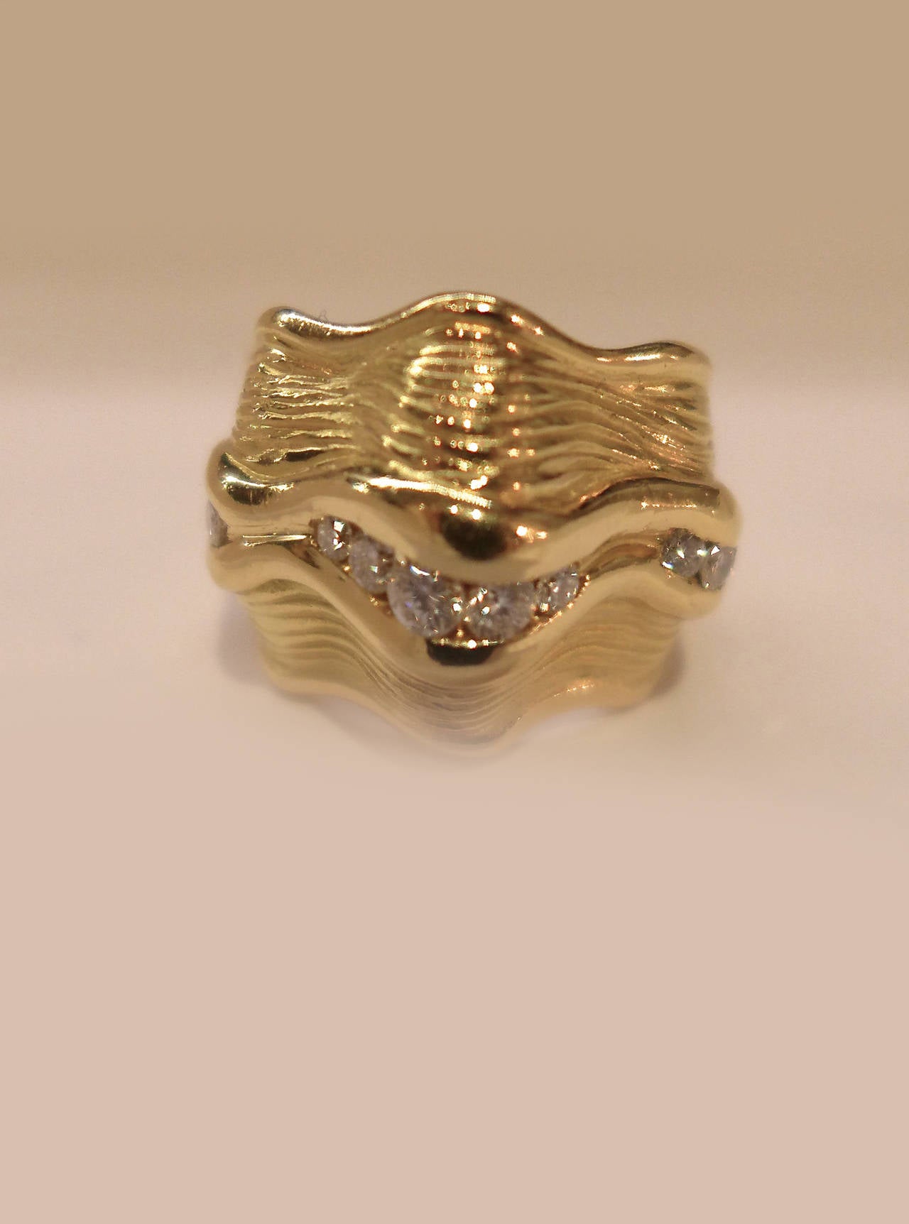 Chanel Diamond Gold Ring In Excellent Condition In Paris, IDF