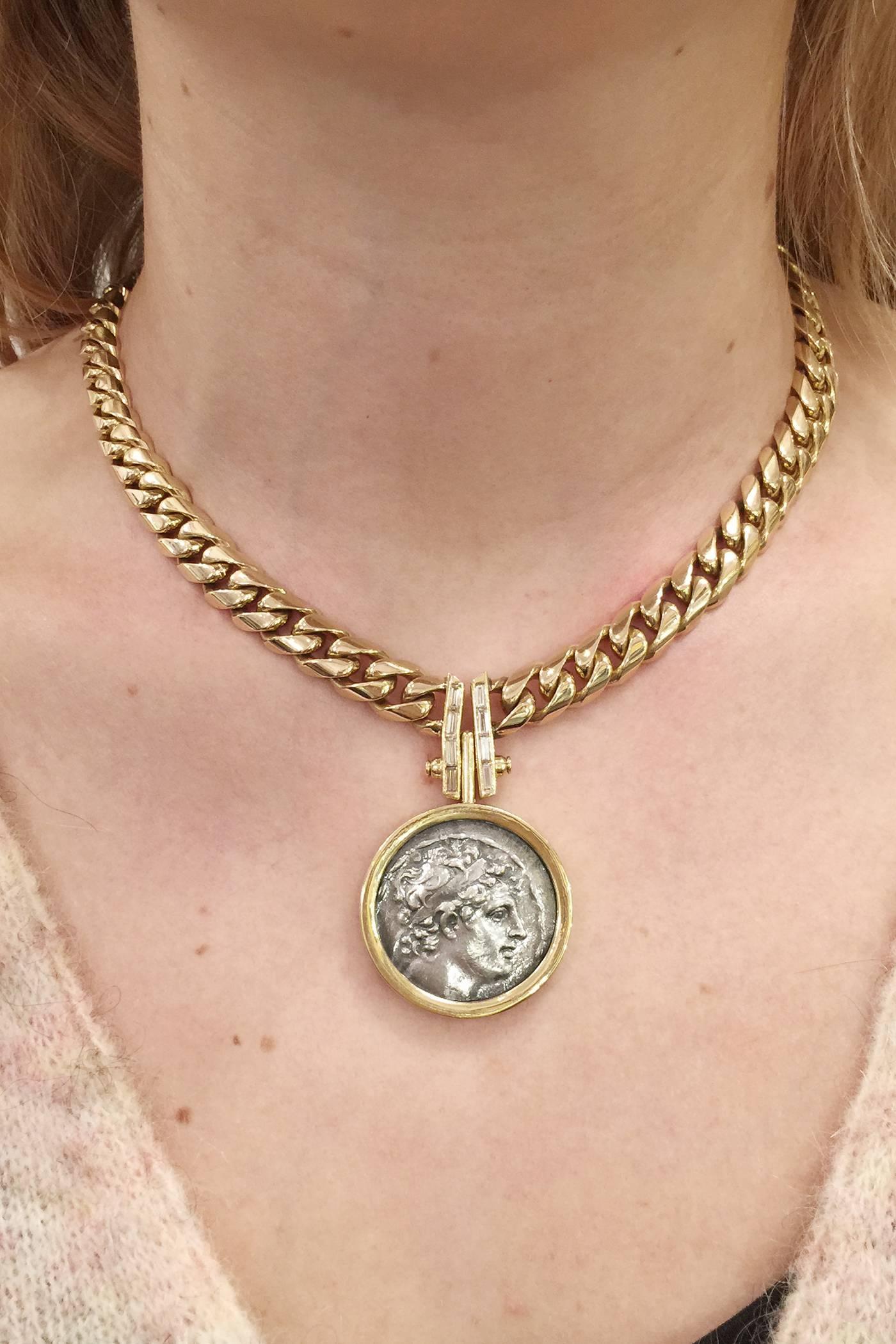 Bulgari Diamond Gold Roman Coin Necklace In Excellent Condition In Paris, IDF