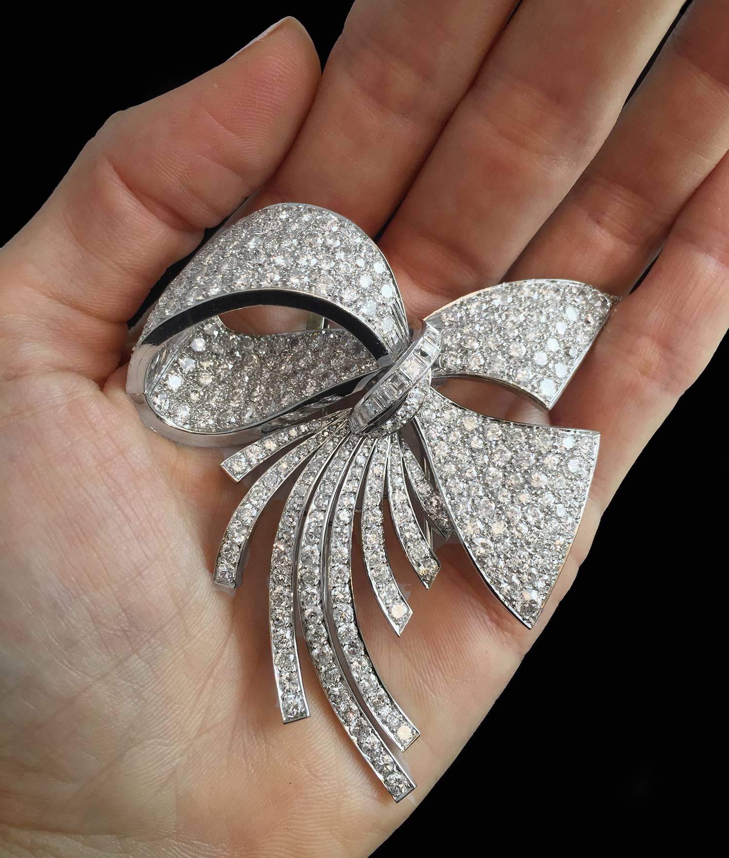 Contemporary Magnificent Diamond Platinum Knot Brooch