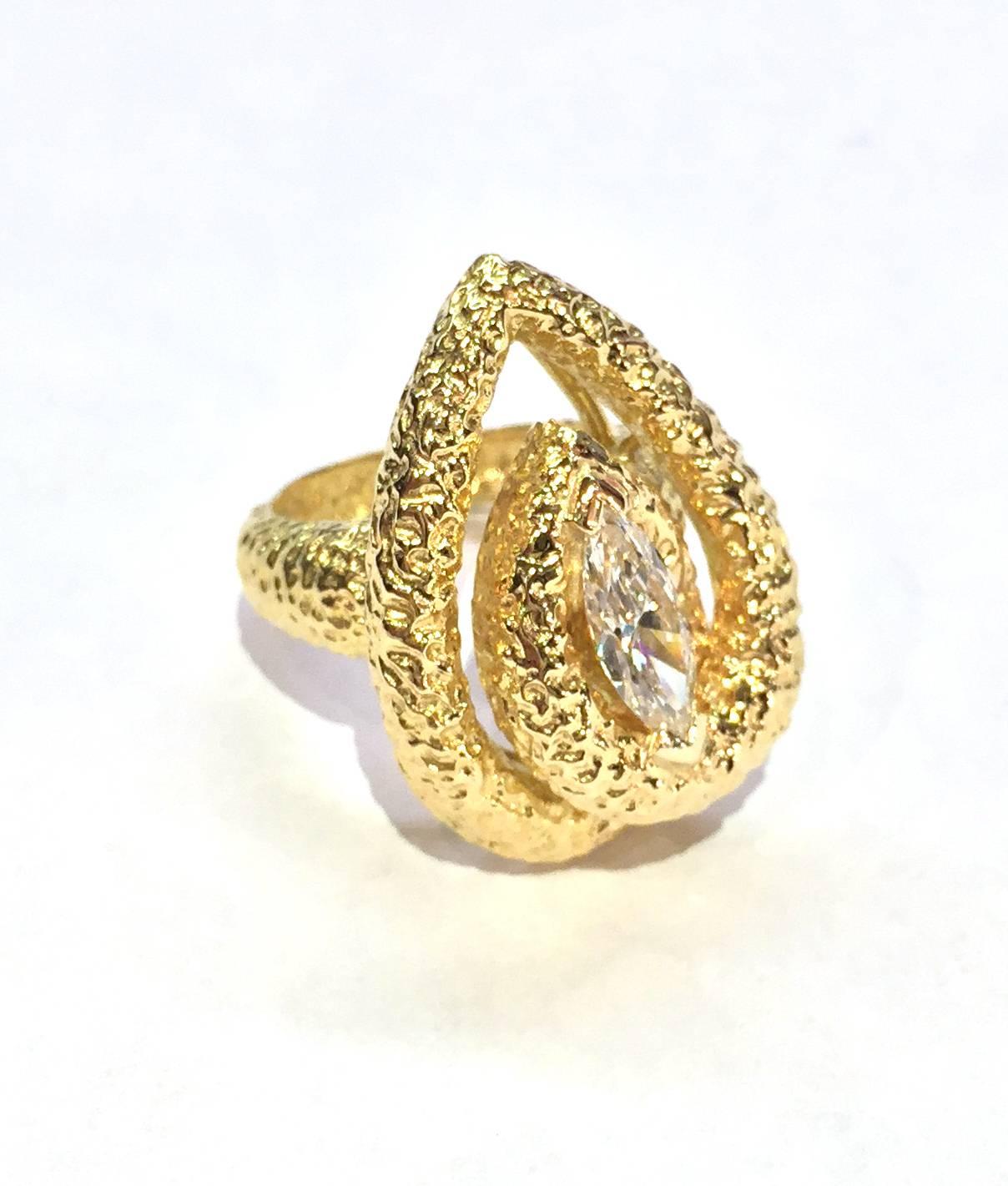 Yellow gold Van Cleef and Arpels ring set with diamond marquise shaped. In Excellent Condition In Paris, IDF