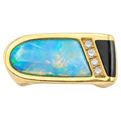 Ring aus 18 Karat Gelbgold mit australischem Opal und Diamanten. (Größe 11,75)