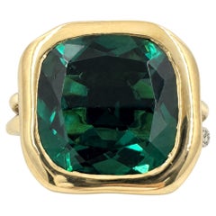 18K Yellow Gold Ring with 10 Ct. Tourmaline and Diamonds. (Size 7.50)