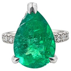 18k White Gold Ring with 3.36 Ct. Emerald and Diamonds 0.98 Ct. (Size 6.75)