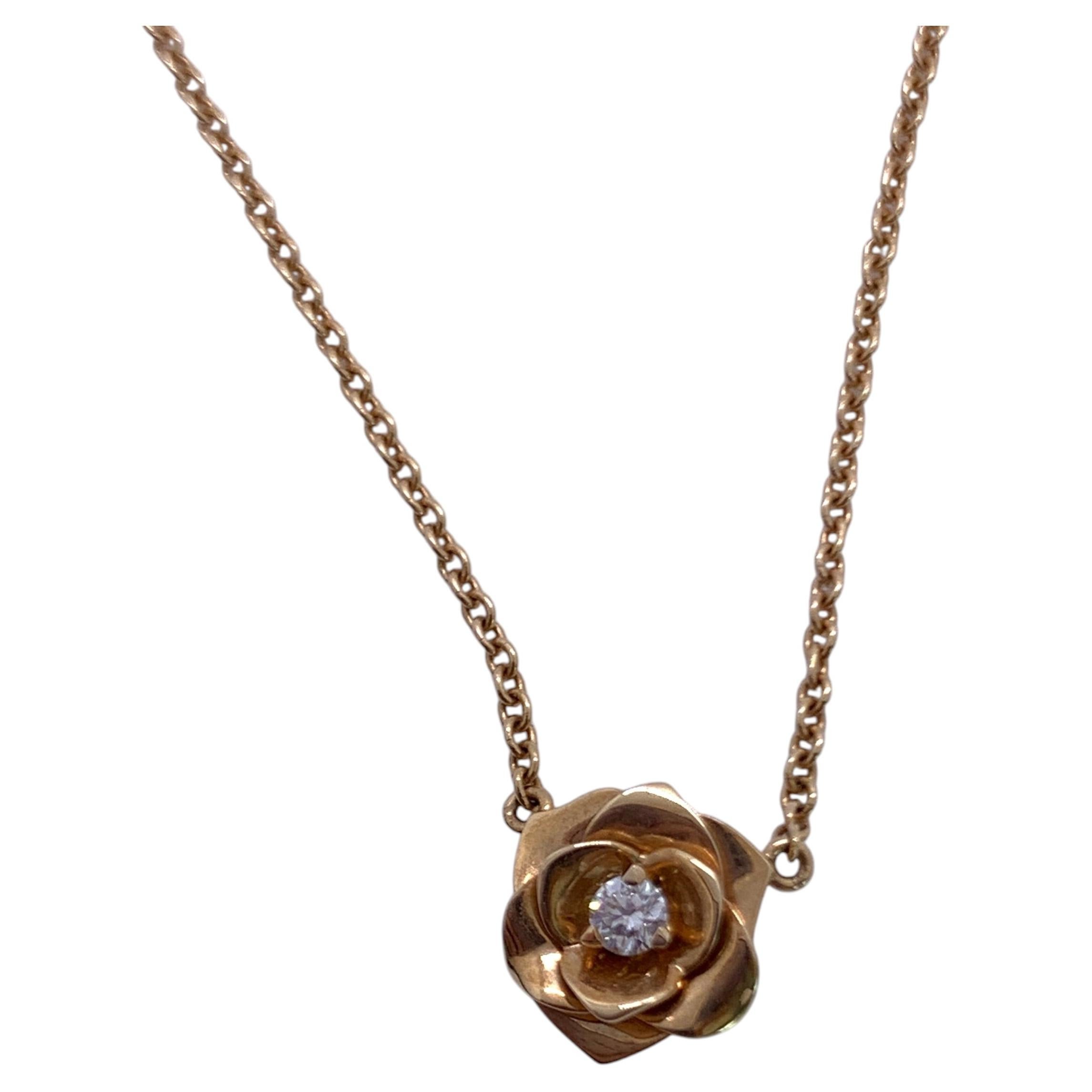 Collana con ciondolo Piaget Rose in oro rosa 18 carati con diamante brillante in vendita