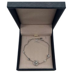 Piaget Rose Armband aus 18-karätigem Weißgold mit Kette und Blumenanhänger mit Pavé-Diamanten